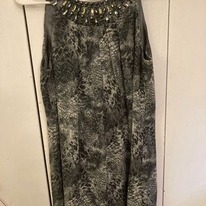 White House Black Market dress. 36 inches shoulder to bottom.  Size 6